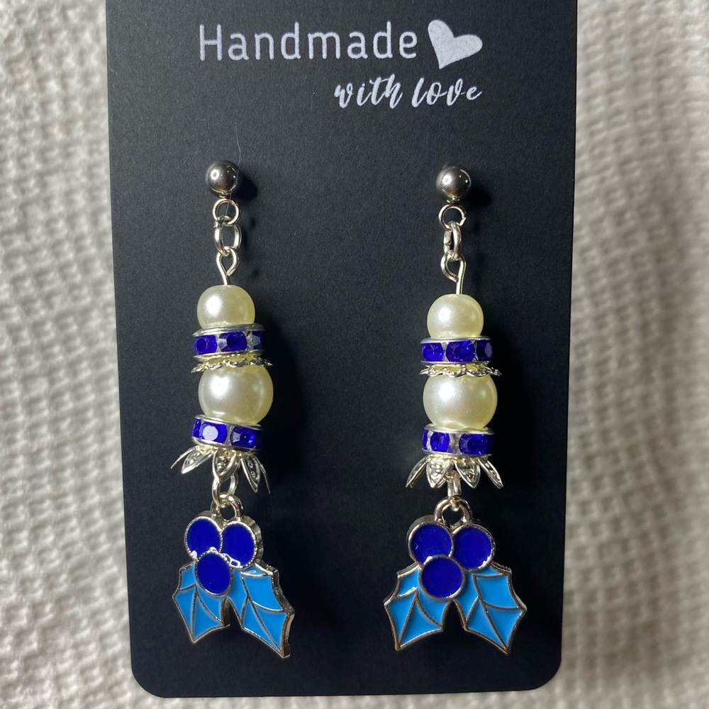 🎅🏻2/$40🎅🏻 Handmade Blue and Silver Earrings